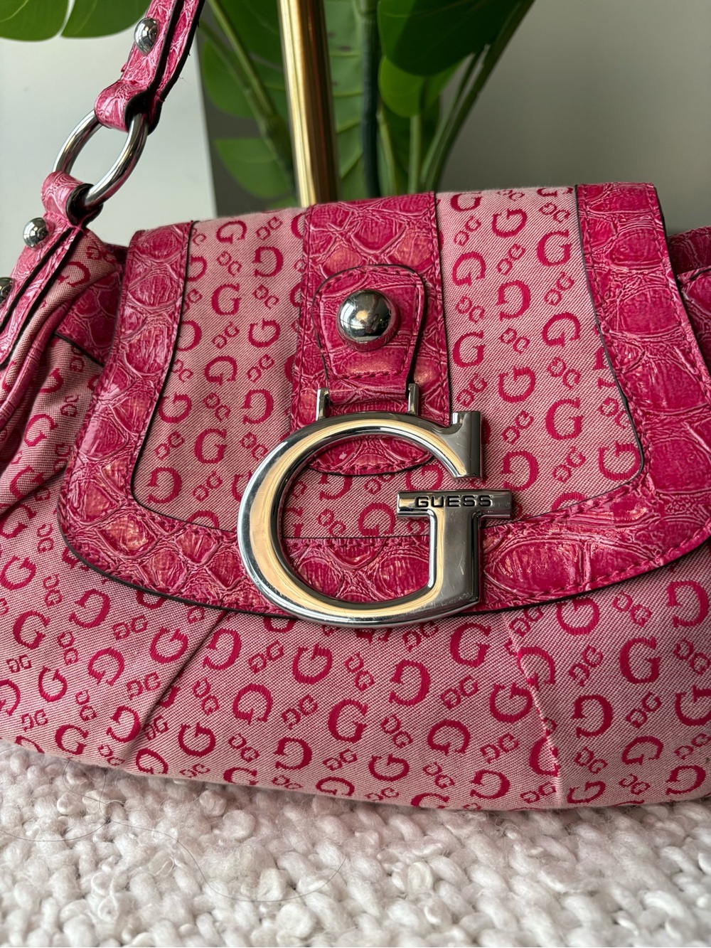 RARE Vintage Y2K GUESS Hot Pink Monogram Croc Shoulder Bag Big G - Picture 3 of 11